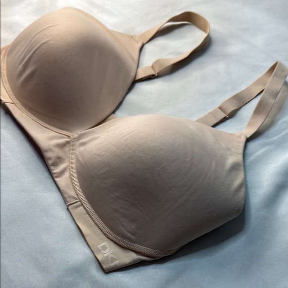 DKNY Women's Cream Bra, size Large, Preowned - Picture 2 of 10